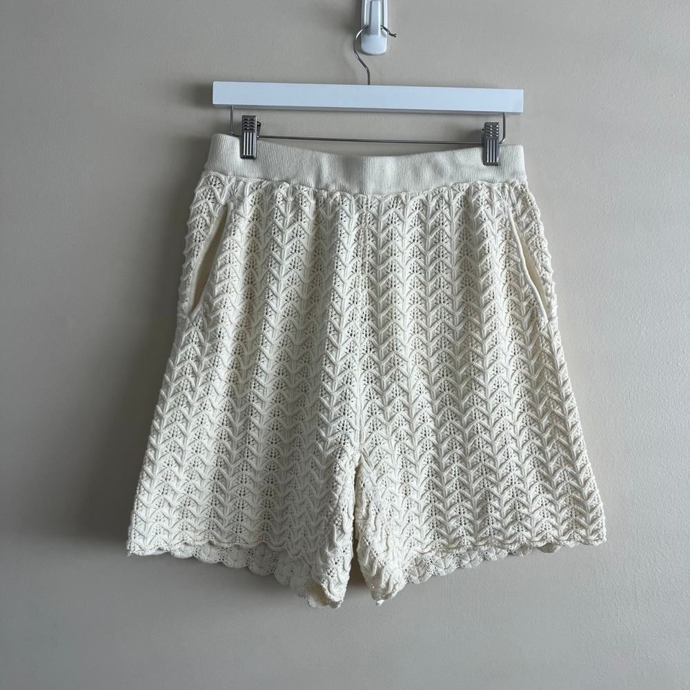 Spirit and Sin Anufe Knit Shorts Ivory Crochet Style Scalloped Hem Mens S